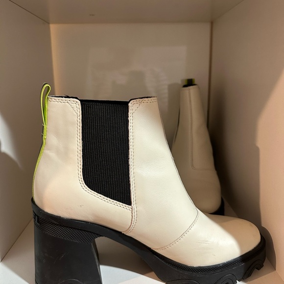 Sorel brex heel chelsea boots - Picture 3 of 8